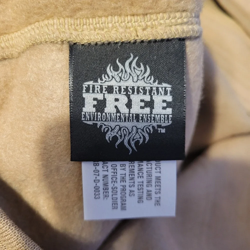 NWT‎ US Army Extreme Weather Outer Layer Liner Flame Resistant Beige Size Medium